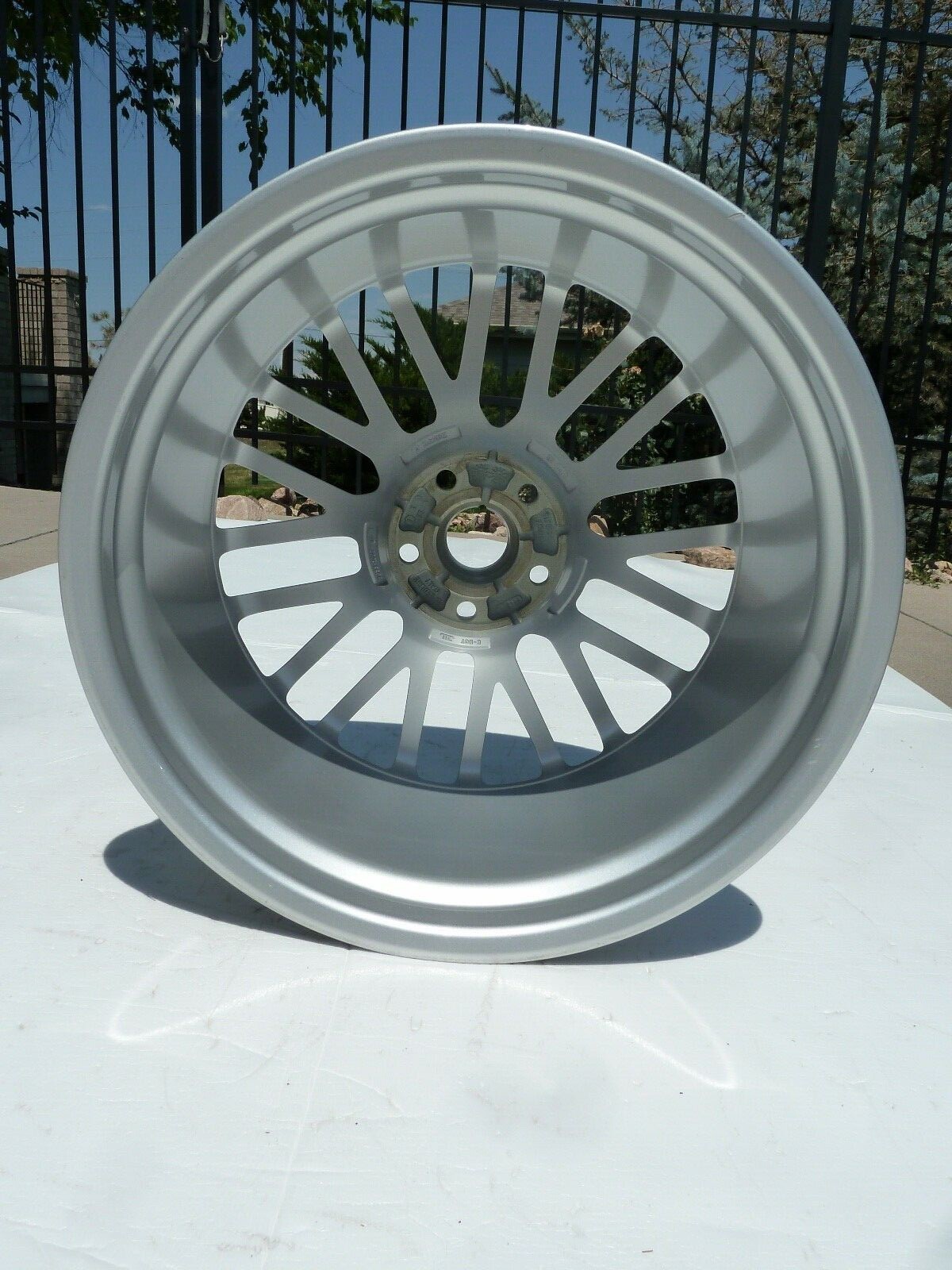 MINT 06-16 ASTON MARTIN V8 VANTAGE REAR WHEEL OEM RIM 20 spoke 9.5x19 Silver 19"