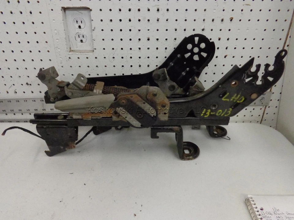 Ajustador de oruga y reclinable de asiento Saturn VUE 03 lado del conductor delantero izquierdo Foto 2 de 4