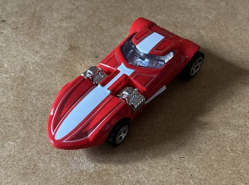 Hot Wheels - 16 Bugatti Chiron red