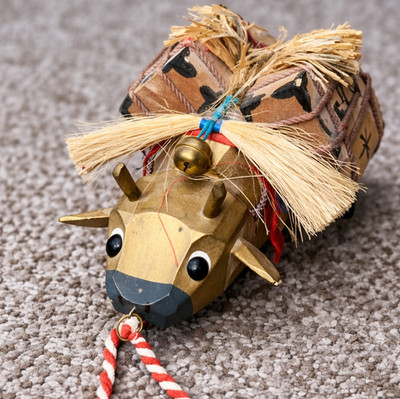 Japanese Folk Art Kin no Beko Golden Cow Wooden Figurine Iwate Japan - EXC COND