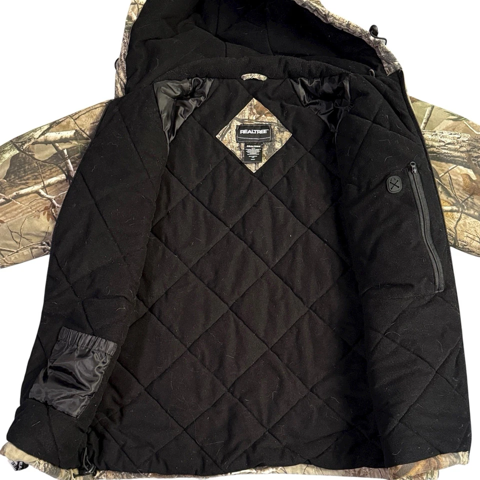 RealTree Camouflage AP Print Quilted Fleece Hunting Jacket Men’s Medium - Image 3 of 4
