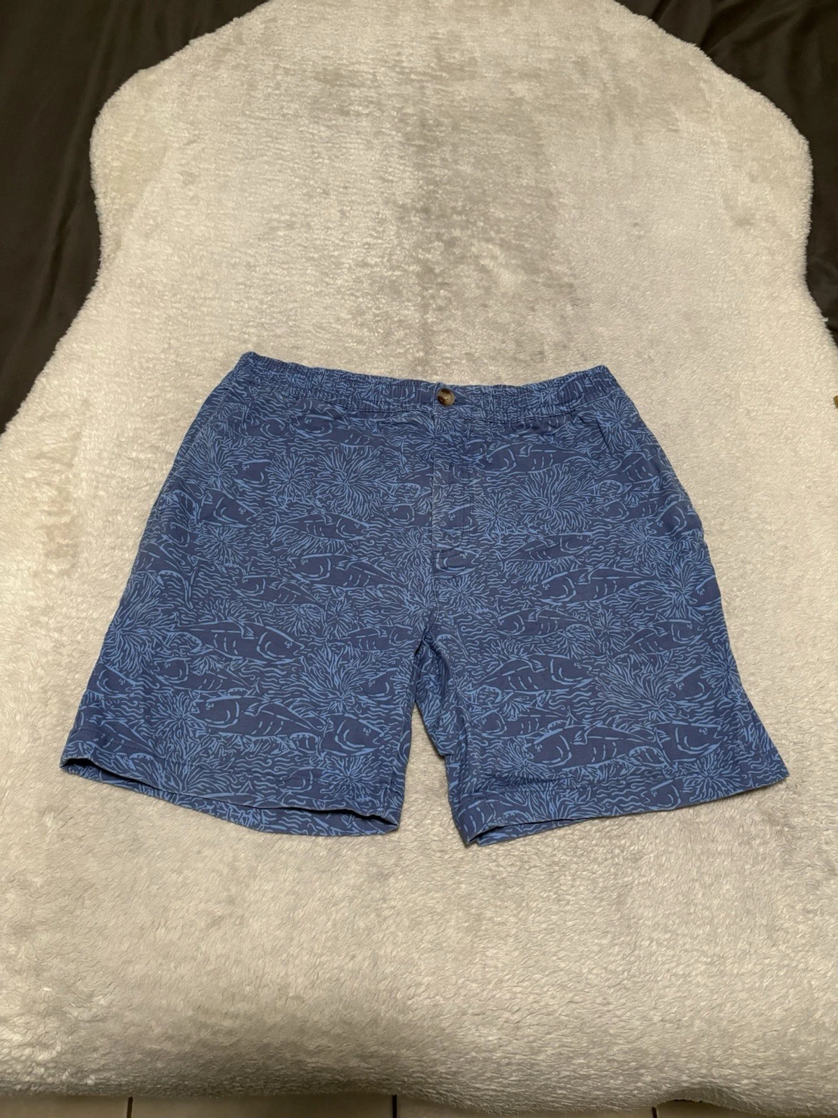 Vineyard Vines Whale Logo Men Blue Tonal Fish Print 7" Jetty Shorts Medium