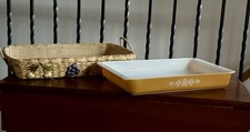 PYREX Butterfly Gold Baking Dish GREAT CONDIT...
