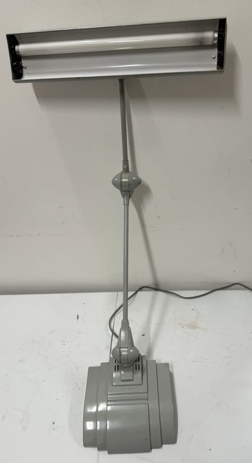 50s MCM Art Specialty Co FLEXO Metal Industrial Articulating Drafting Desk Lamp