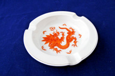 Meissen Porzellan Aschenbecher &ndash; Roter Drache / Ming-Dekor &ndash; 1. Wahl