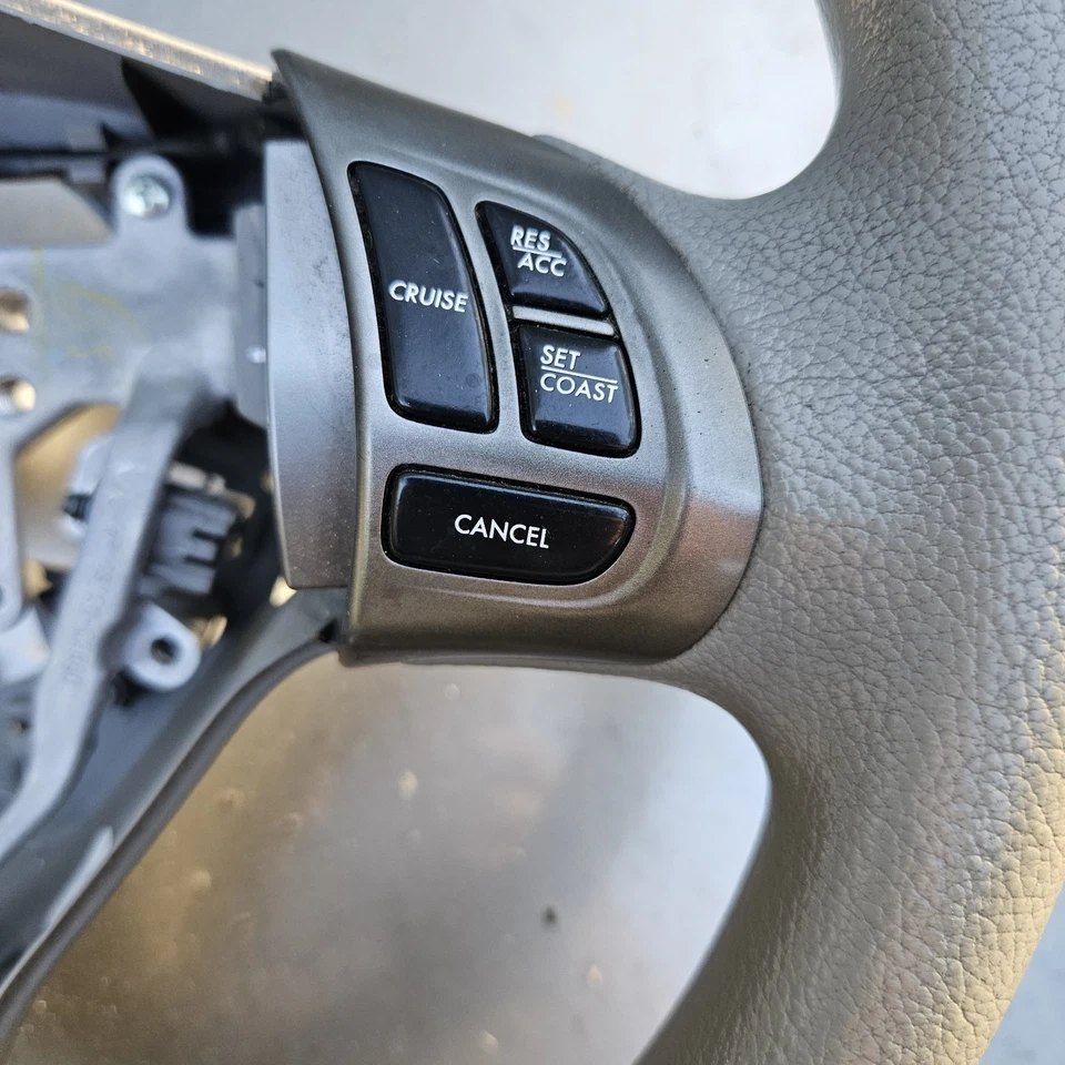 Volante de control de crucero con dirección Subaru Impreza y Forester 2009-2013 Foto 3 de 4