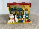 Vintage Fisher Price Little People #931 Play Family CHILDREN'S HOSPITAL Set