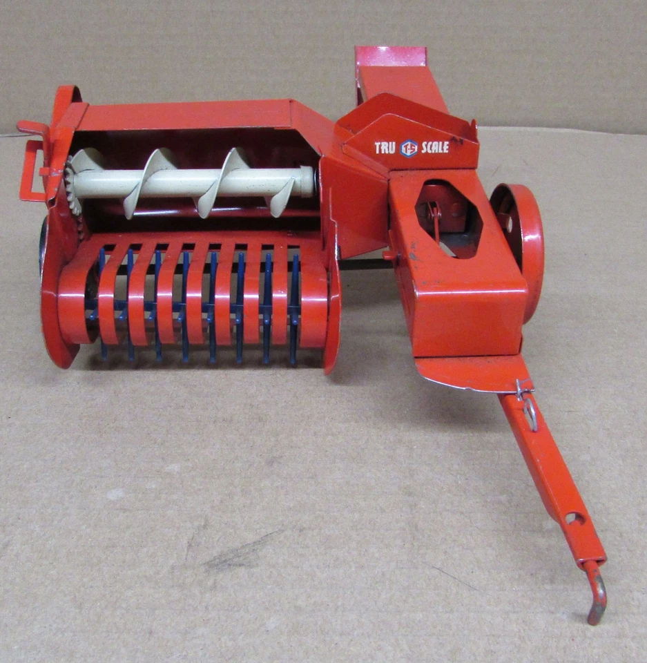 Tru Scale Hay Baler Vintage Original Farm Toy 1/16 Scale Pressed Steel Nice - Image 2 of 4