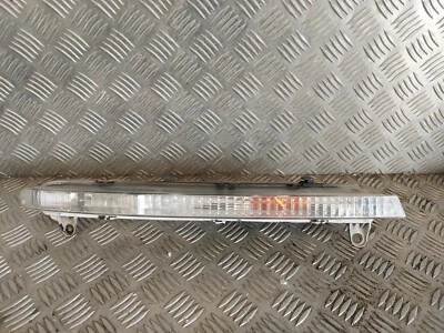 Clignotant avant droit - AUDI Q7 I (1) (4L) PHASE I (1) - Référence : 4L0953042 - Photo 1/4