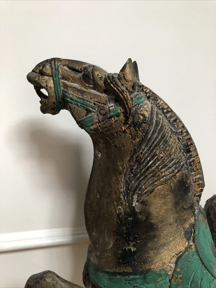 Caballo Tang chino tallado en madera Foto 2 de 4