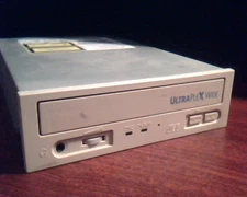 Plextor CD-ROM Drive PX-407SUWi March1999 TLA 0000 UltraPlex Wide LR92957