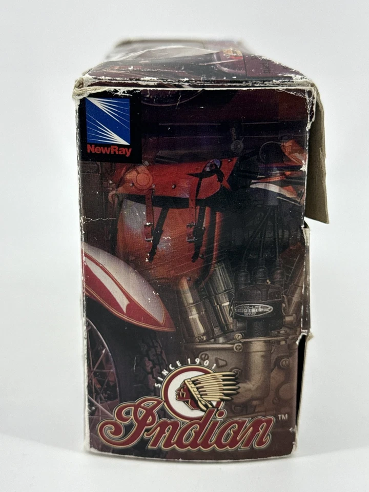 NewRay 1934 Indian Sport Scout 1:12 Diecast Motorcycle Yellow Brown Damaged Box - Image 4 of 4