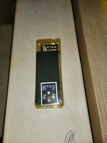 Póster tapiz textil KISS Band Faces sellado 30x40 nuevo en paquete - Imagen 1 de 4