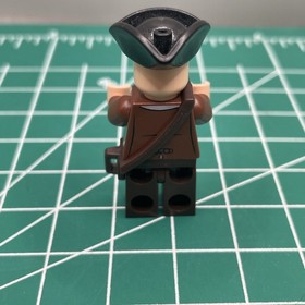 LEGO Pirates of the Caribbean Whitecap Bay (4194) Minifigure Lot of 4 Incomplete