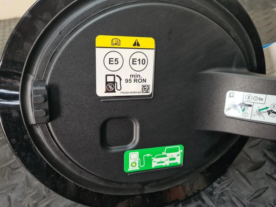 FORD PUMA 2018-2024 FUEL FILLER FLAP AGATE BLACK METALLIC L1TB-S27936-BA 2414214 - Image 4 of 4