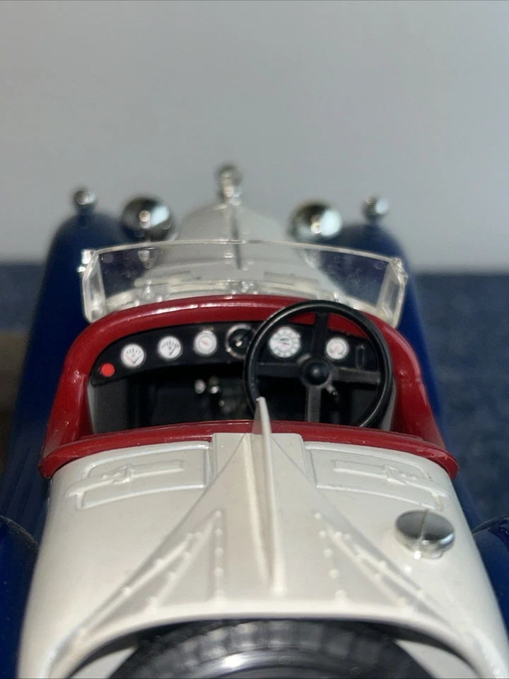 Burago Alfa Romeo 2300 Spider 1932 Escala Modelo 1/18 Foto 4 de 4