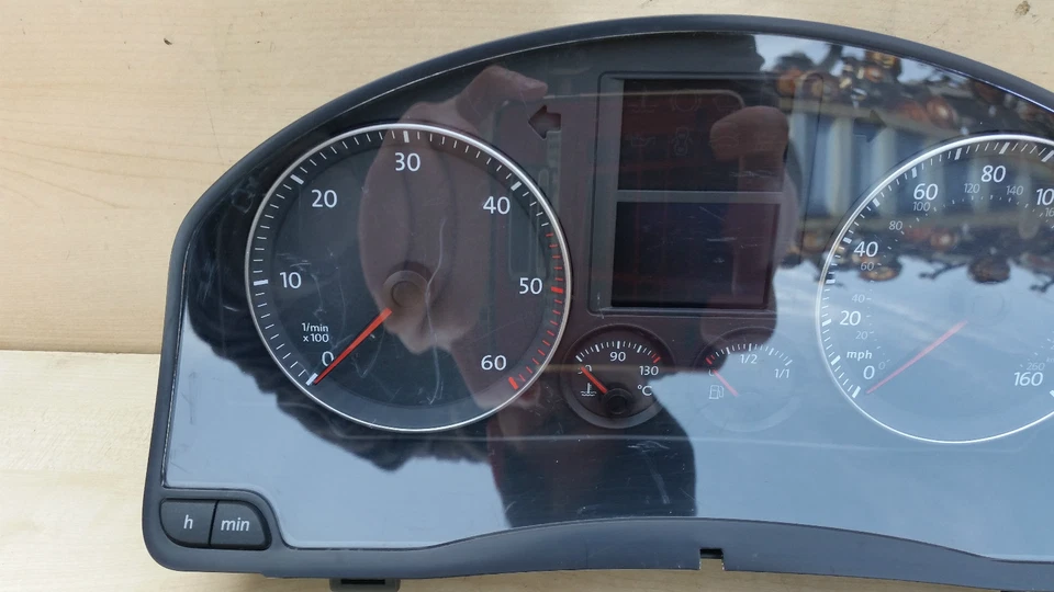 PANEL VELOCÍMETRO DE INSTRUMENTOS DE TABLERO DELANTERO VW GOLF MK5 1K0920961B Foto 3 de 4