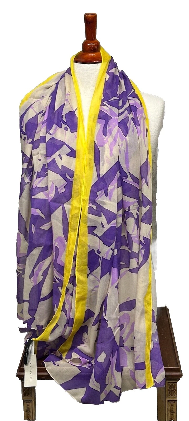 Ann Taylor 女式几何图案围巾和披肩女