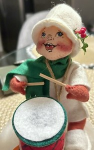 Vintage ANNALEE 1993 Little Drummer Boy White Coat / Hat Christmas 7" NICE!
