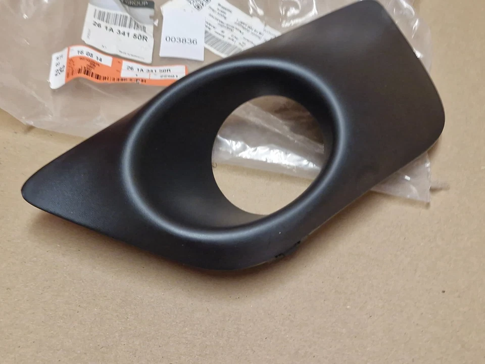 Renault Sandero Logan Mk2 Front Left Fog Light Grille 261A34150R Genuine - Image 4 of 4