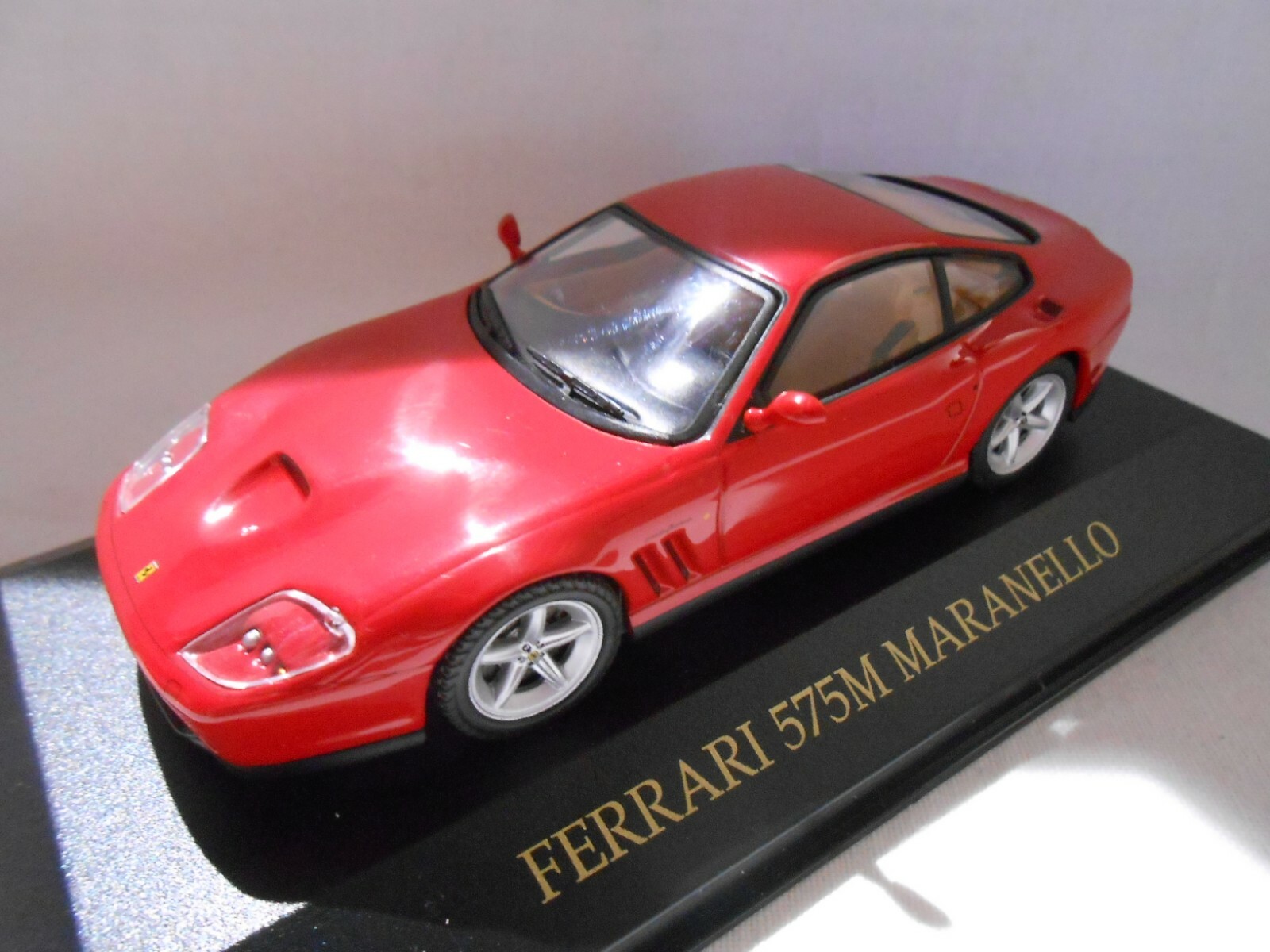 Ferrari 575M Maranello 1/43 - Idée Cadeau Idéale pour Passionné d'Auto