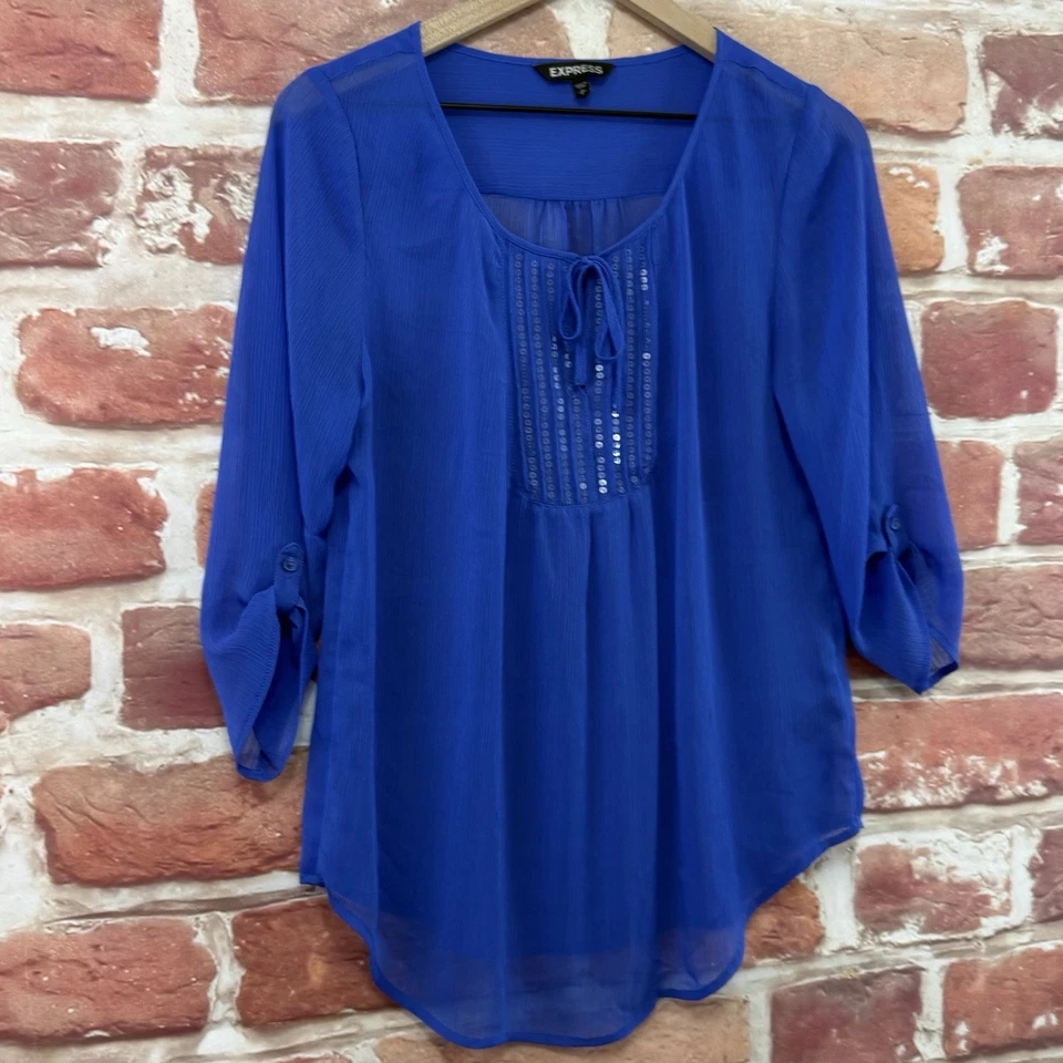 Camisa Express Top Mujer Pequeña Pequeña Azul Chifón Lentejuelas Acento Transparente Cuello Atado Foto 2 de 4