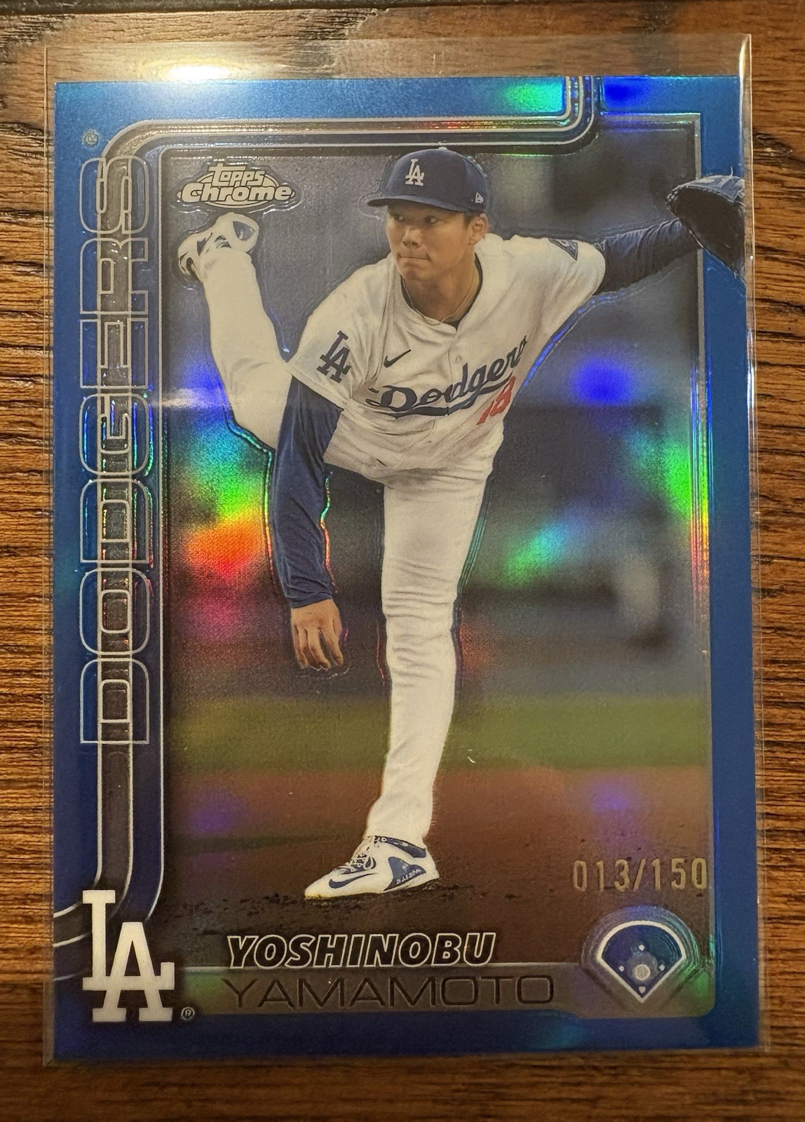 2025 Topps Chrome - Yoshinobu Yamamoto #179 True Blue Refractor  /150 Dodgers