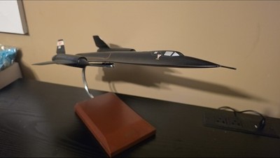 SR-71 Blackbird NASA 1/72 scale Executive Series Desk model