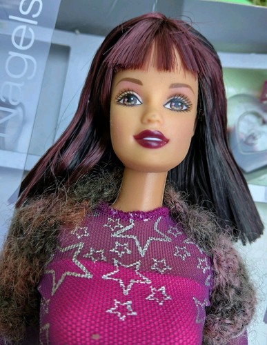 1999 Hollywood Nails Barbie Teresa doll - Picture 4 of 24