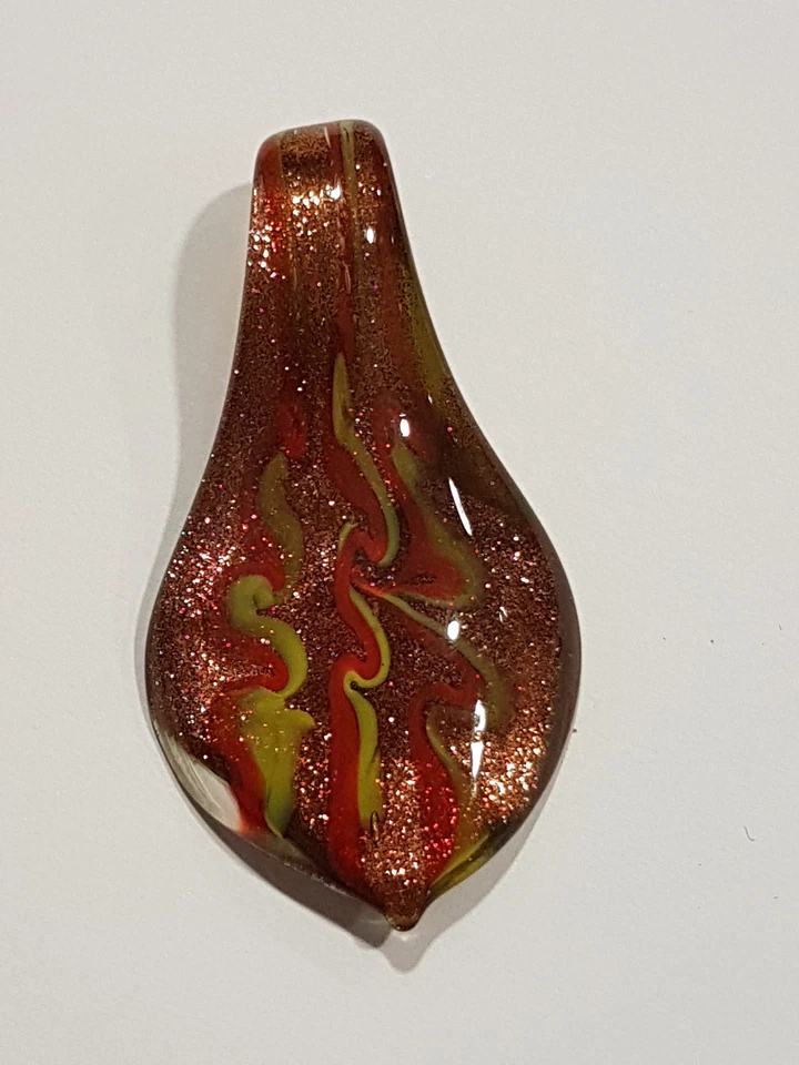 Tropfen Spirale Glas Anhänger im Murano Stil mit Goldsand Kettenanhänger  - Bild 1 von 1