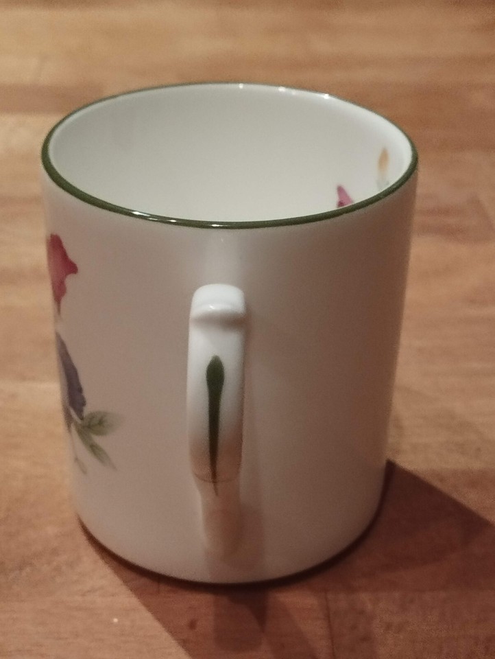 Royal Stafford Sweet Pea Fine Bone China Mug Vintage EXELLENT CONDITION