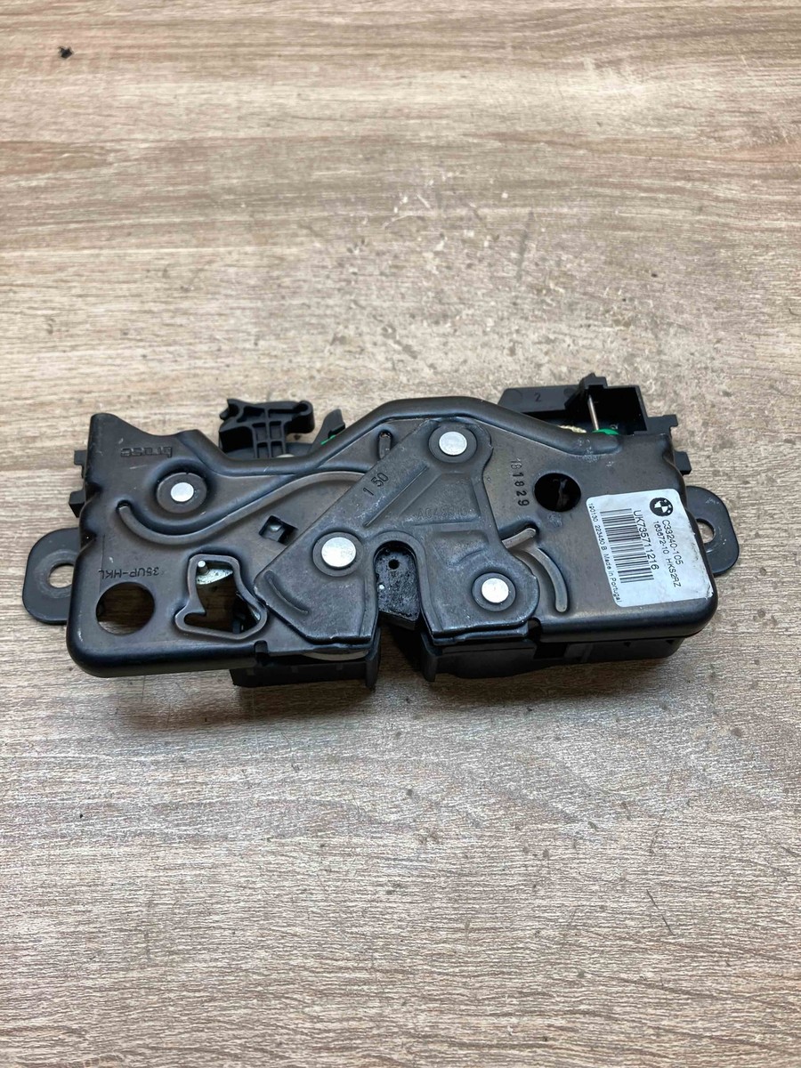 C33240 105 163672 10 BMW G Series Trunk Door Lid Lock Mechanism 