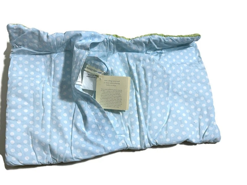 Funda de almohada pequeña acolchada a lunares Pottery Barn Kids Stella falsa nueva Foto 3 de 3