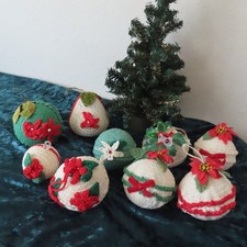 Vintage Lot 9 Handmade Christmas Ornament Crochet Balls Misletoe Ornaments 3