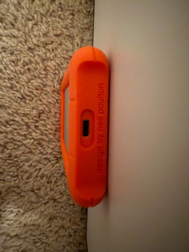 LaCie STFR1000800 1TB,External,5400 RPM, 2.5 inch Hard Drive - Picture 4 of 5