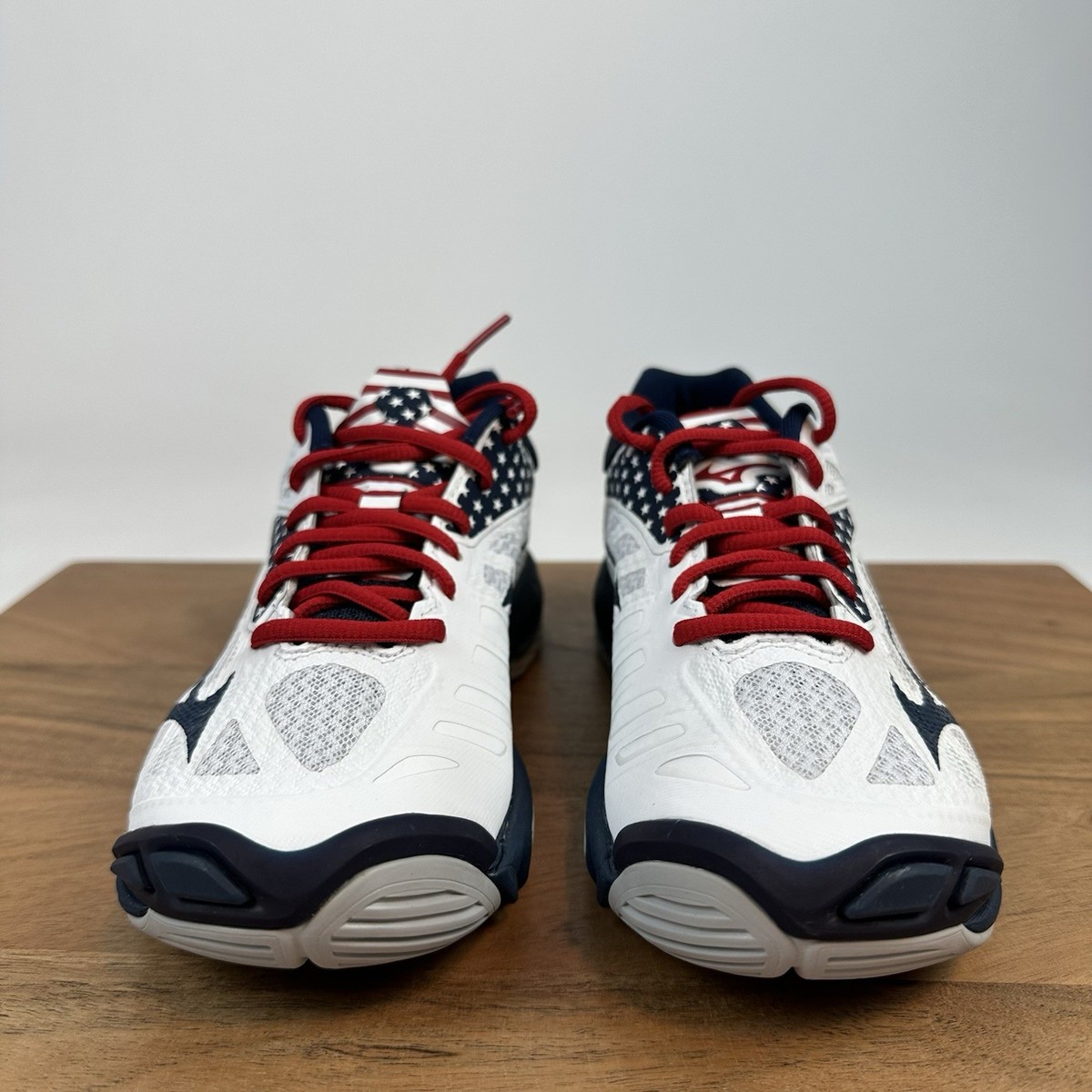New Women Mizuno Wave Lightning Z4 White Athletic Volleyball