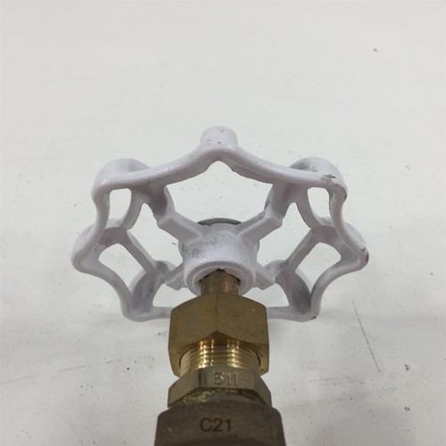 Milwaukee 1-1/2" NPT Gate Valve 300 WOG - Picture 4 of 10
