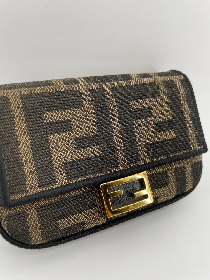 Auténtico Bolso Fendi Tela Jacquard FF 1974 Nano Baguette Charm Foto 2 de 4