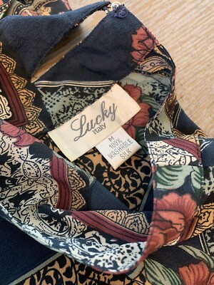 ラッキー LUCKY Italy Black Floral Top Medium short sleeves Armpit To Armpit