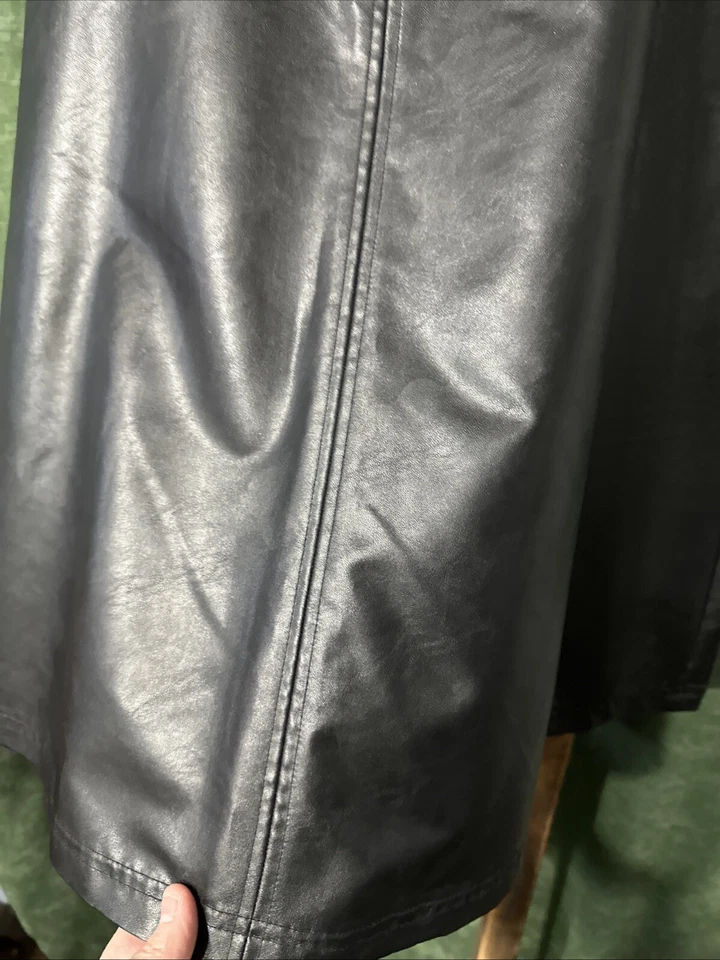 Falda halógena de cuero línea A negra midi 2 nueva con etiquetas Foto 2 de 4