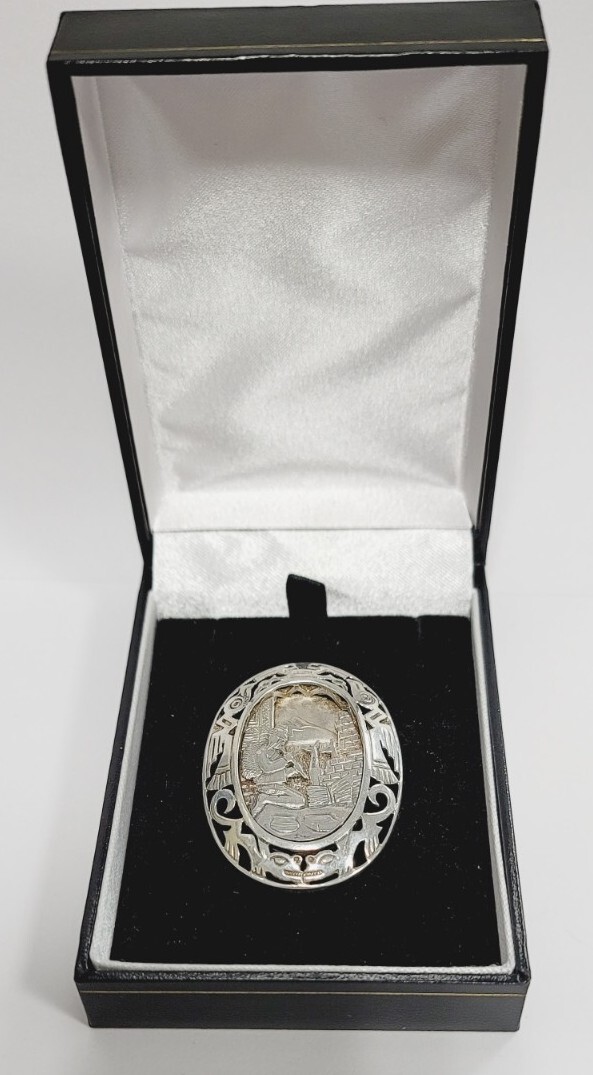 Estate Vintage Sterling Peruvian Flute Player Llama Brooch Pin Pendant Hand Made