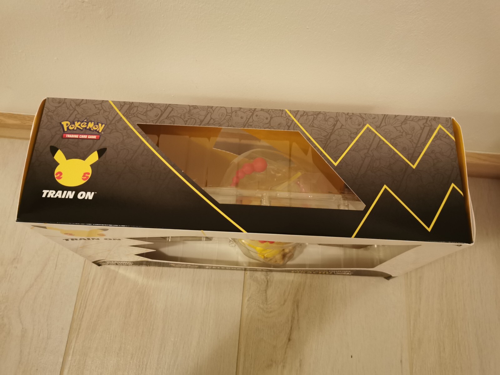 Thumbnail - Pokemon Celebrations Vmax Pikachu Figurenkollektion