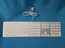 Apple A1243 Wired Mac Standard USB Keyboard with Numeric Keypad White Tested