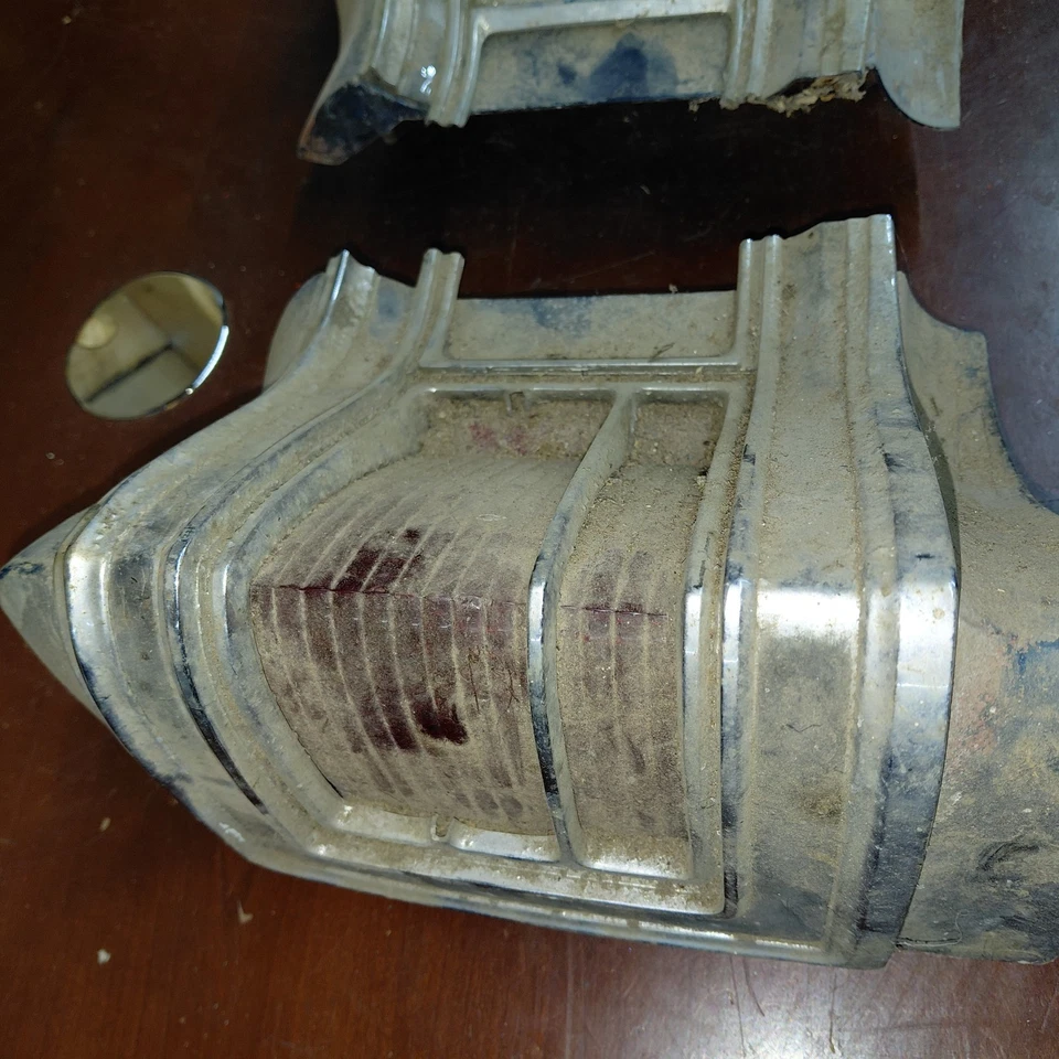 CONJUNTO CARCASA LÁMPARA CHEVELLE CHEVROLET 7640876. LADO DERECHO E IZQUIERDO, 1967 Foto 3 de 4