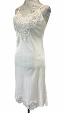 WonderMaid Vintage Ivory Lace Satin Full Slip Nightgown Chemise Size 36 USA