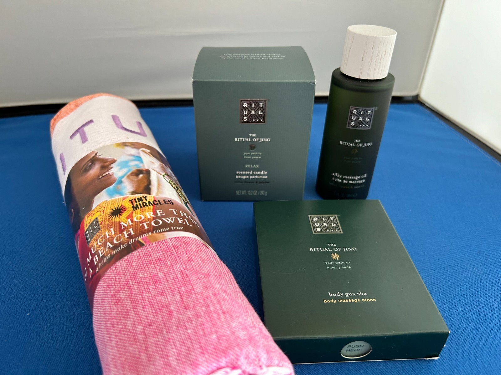 RITUALS Set "RITUAL of JING" / Kerze, Massage-Öl und Stein plus Hamamtuch