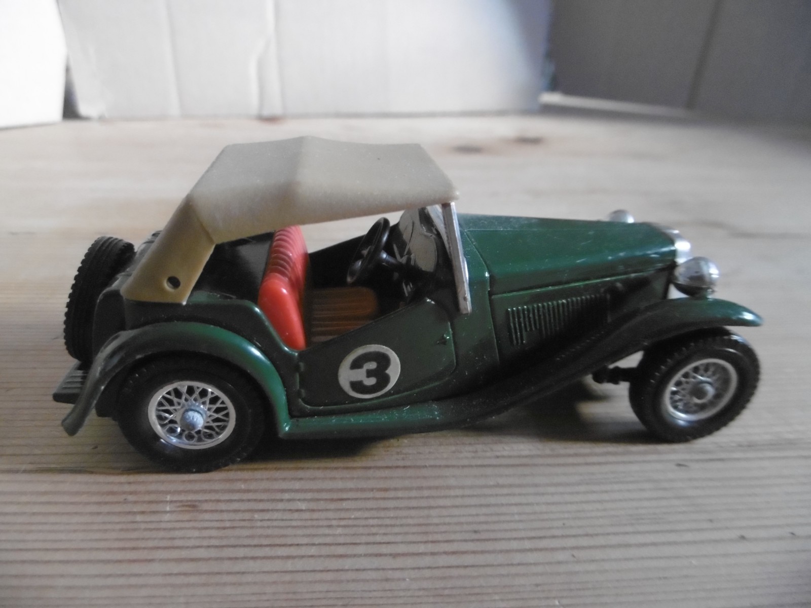 Matchbox Yesteryear Y8, 1945 MGTC - Free Price Guide & Review