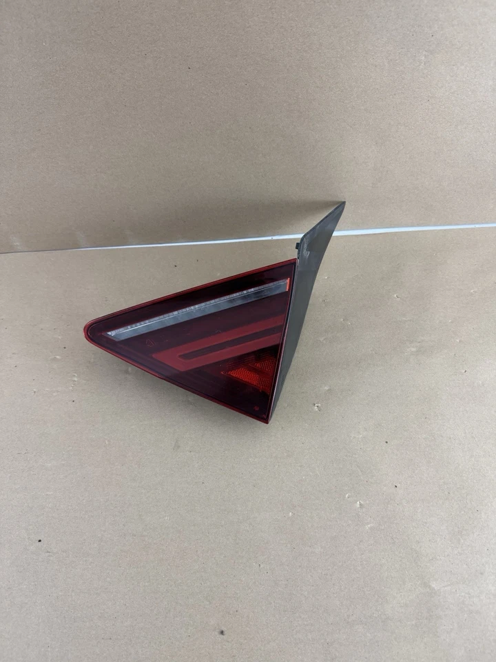Luz trasera LED 4G8945094 K OEM AUDI A7 S7 RS7 RH maletero lateral pasajero Foto 2 de 4