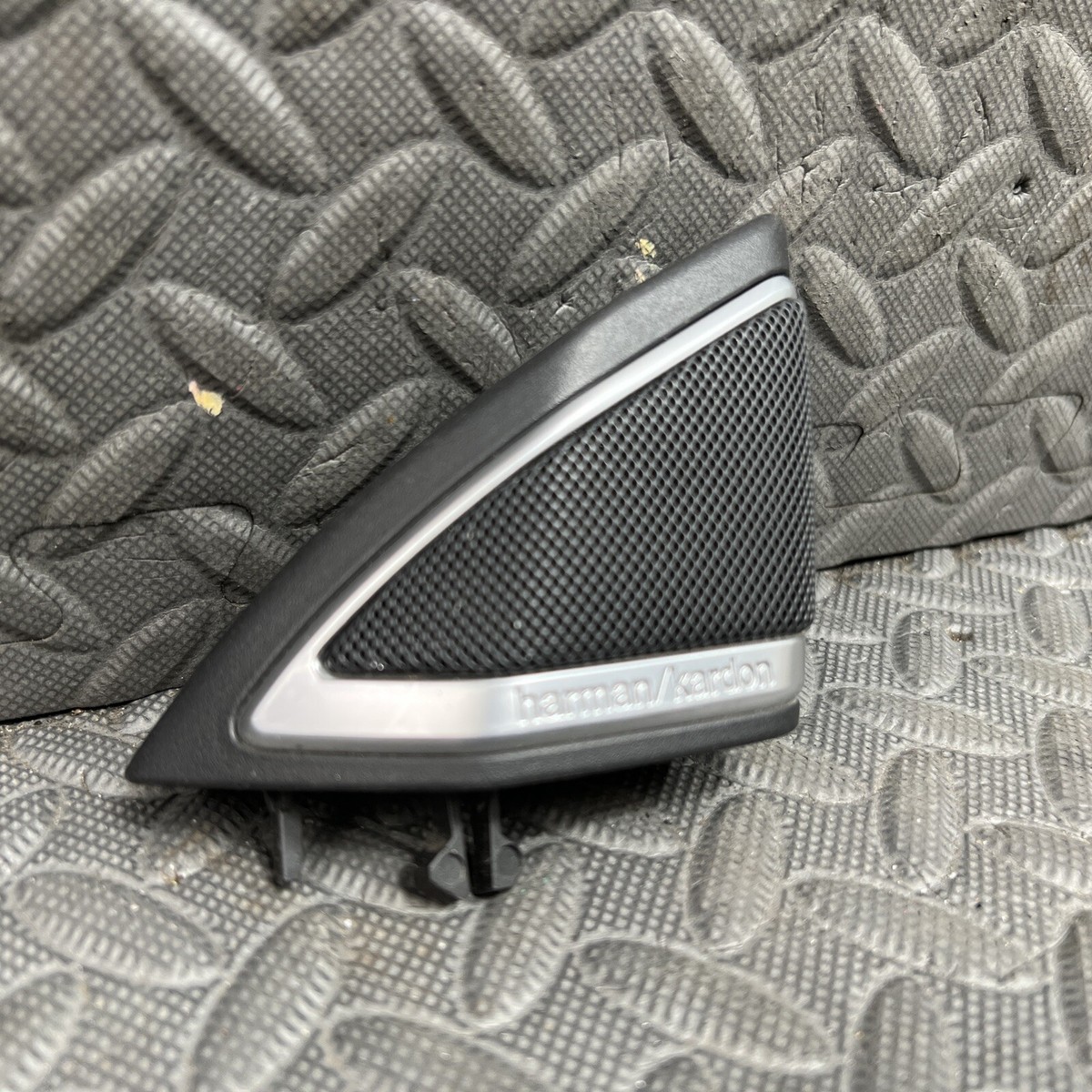 💥OEM 2012-2018 MERCEDES CLS RIGHT DOOR TWEETER SPEAKER HARMAN