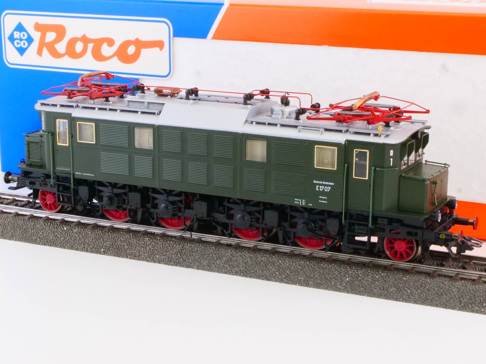 Roco 43876 H0 Electric Locomotive E 17 07 DB AC Analog Mint! OVP